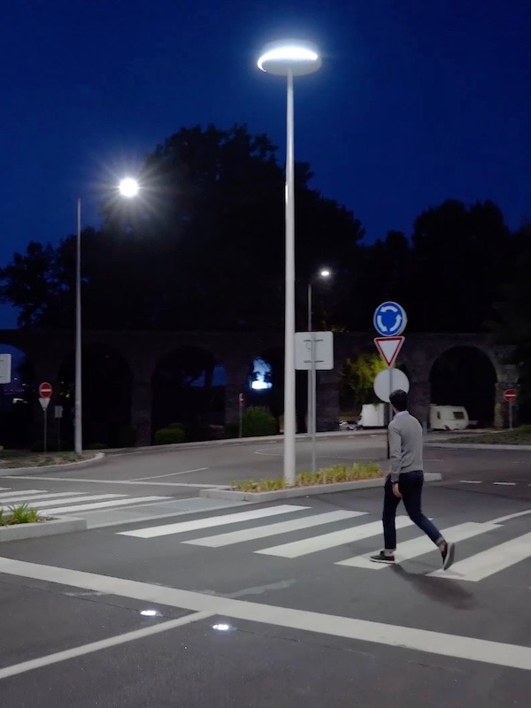 Off Grid Pedestrian Crossing image 2